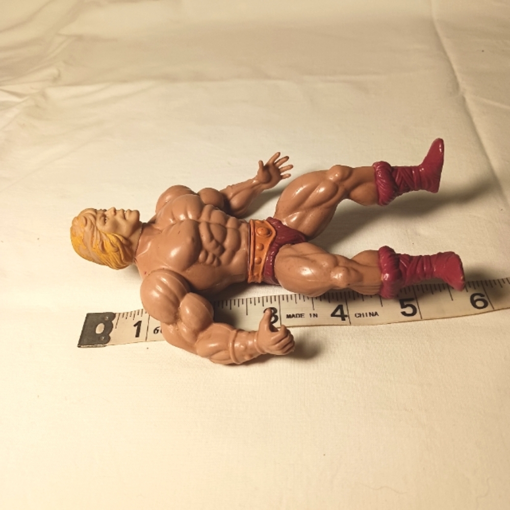 Mattel 1981 He-Man Action Figure - Picture 5 of 5